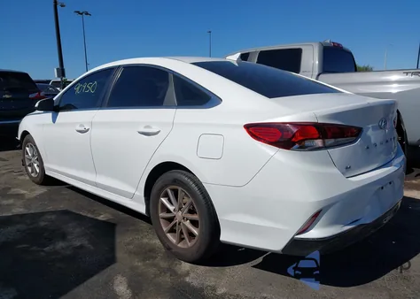 2019 Hyundai Sonata Se z USA, uszkodzony, nr VIN 5NPE24AF2KH765081
